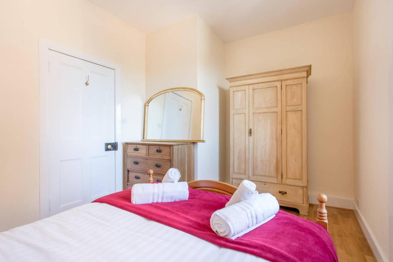 Altido Retro Castle Retreat 2Bed Apartamento Edimburgo Exterior foto